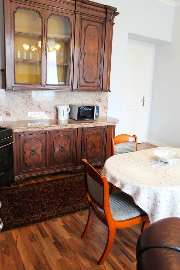 Vintage Apartment การ์โลวีวารี ภายนอก รูปภาพ